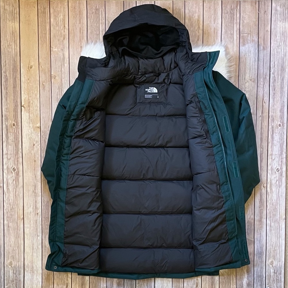 The North Face Men’s Biggie McMurdo Parka In Green - Picture 5 of 10